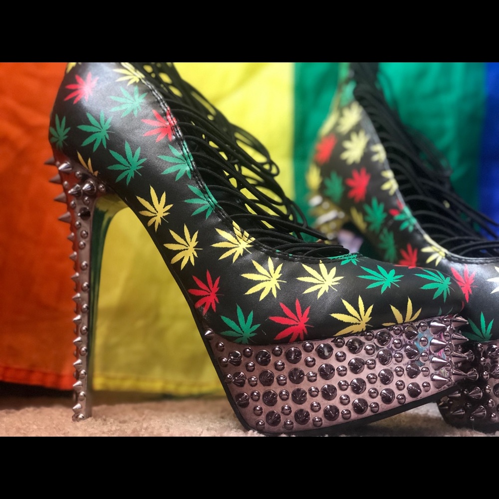 Marry Jane statement heels